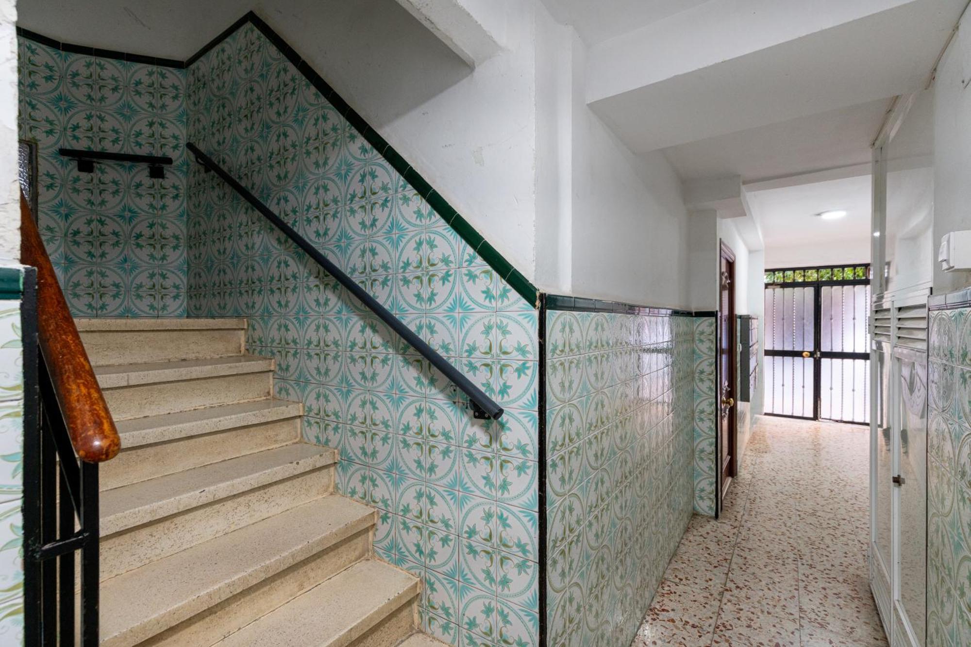 Piso Elegante Y Nuevo De 3 Habitaciones Y 2 Banos Sevilha Exterior foto