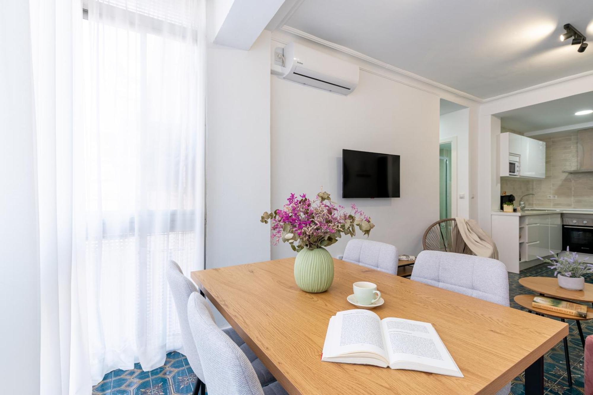 Piso Elegante Y Nuevo De 3 Habitaciones Y 2 Banos Sevilha Exterior foto